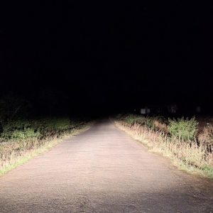 Couleur blanc chaud "halogène" - ~4000K